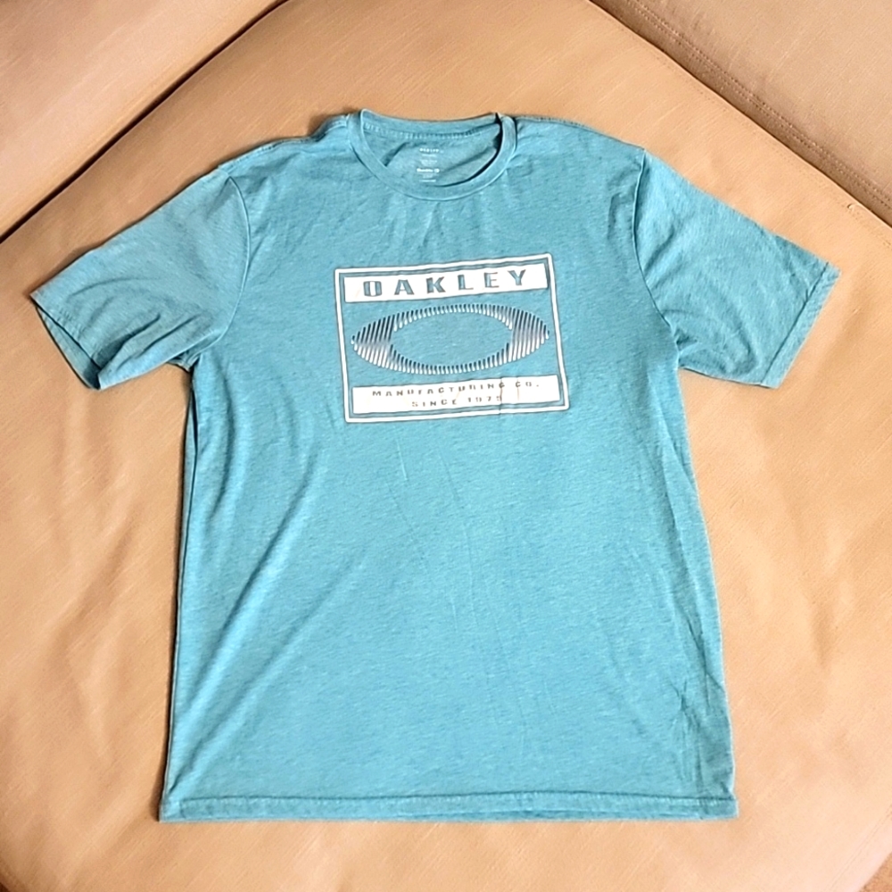 Oakley shirt